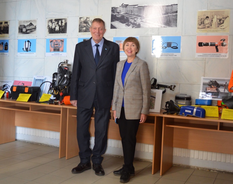 Рабочий визит делегации НОЦ «Кузбасс» в ФГКУ «НИИ «Респиратор»