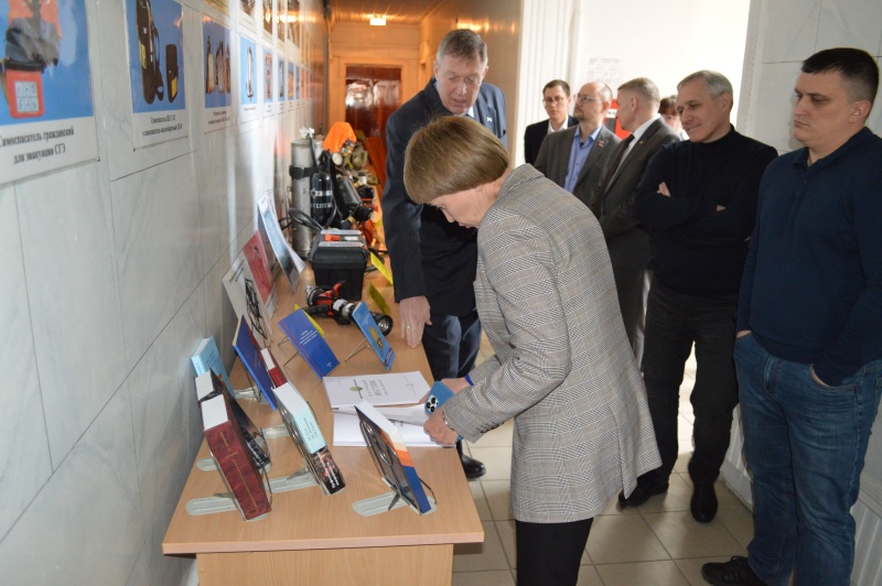 Рабочий визит делегации НОЦ «Кузбасс» в ФГКУ «НИИ «Респиратор»