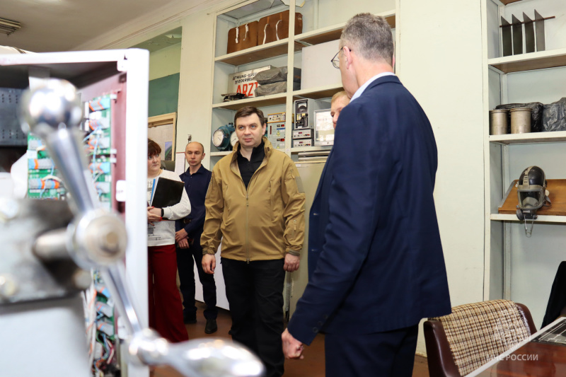 Заместитель главы МЧС России Роман Курынин совершил рабочую поездку в ДНР