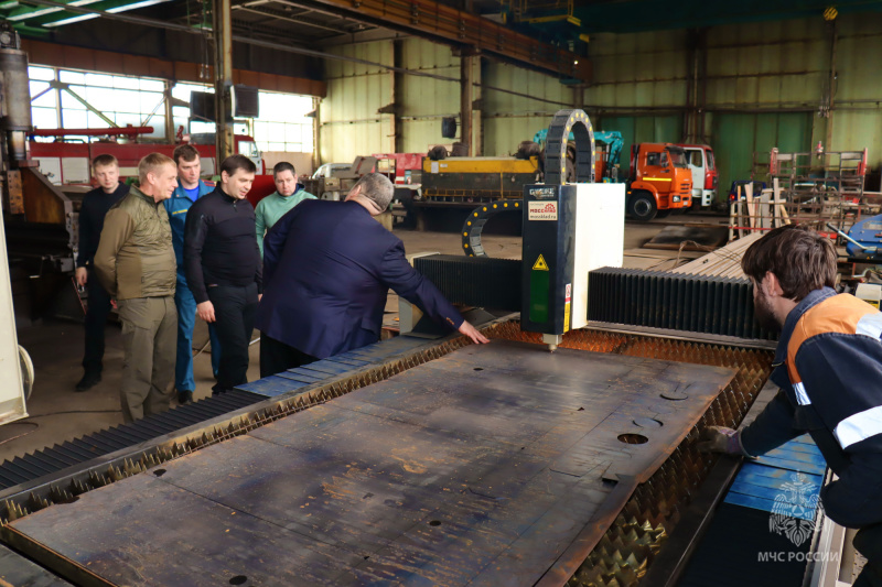 Заместитель главы МЧС России Роман Курынин совершил рабочую поездку в ДНР