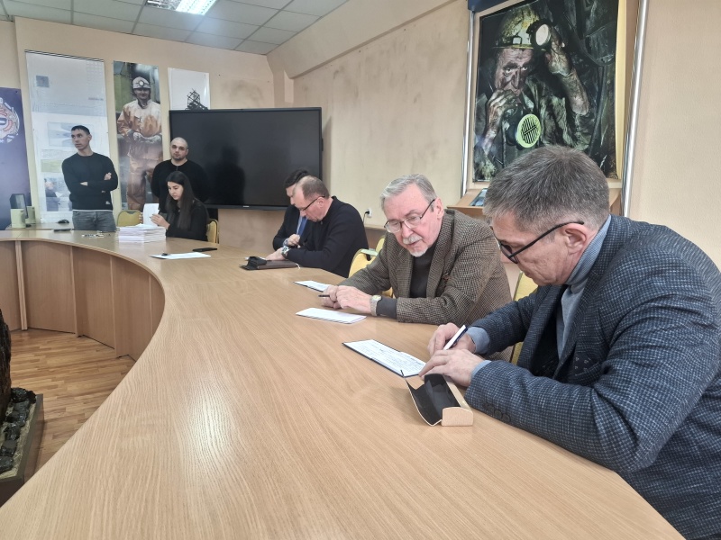 Начальник научно-исследовательского отдела (пожарной безопасности промышленных объектов) Д.А.Политучий провел заседания государственной экзаменационной комиссии в ДонНТУ