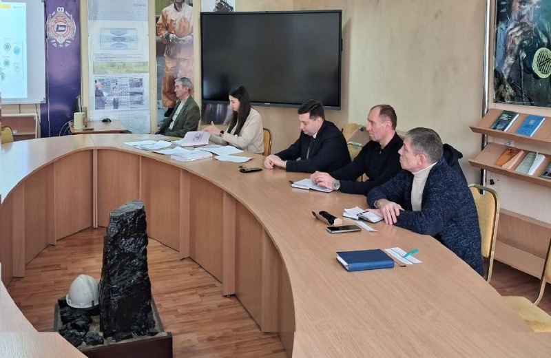 Начальник научно-исследовательского отдела (пожарной безопасности промышленных объектов) Д.А.Политучий провел заседания государственной экзаменационной комиссии в ДонНТУ