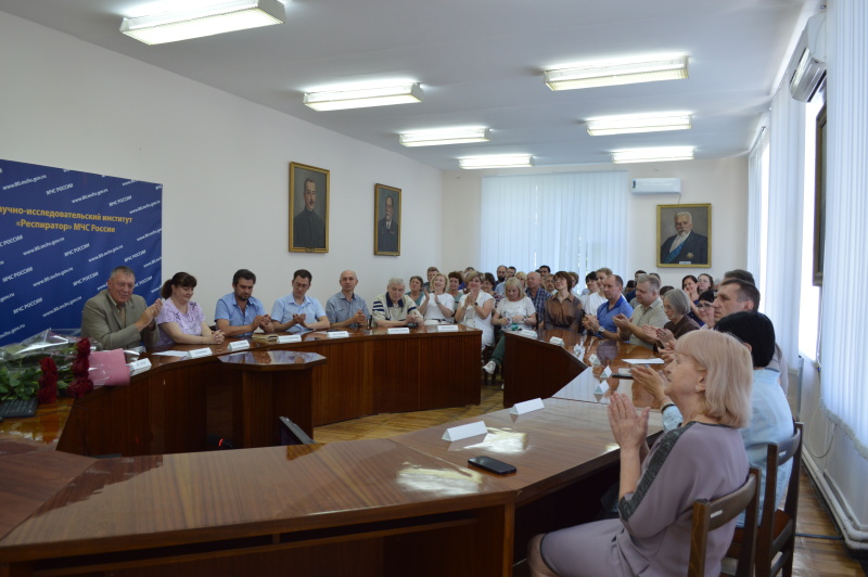 Руководство и коллектив Института поздравляют Владимира Григорьевича Агеева с юбилеем