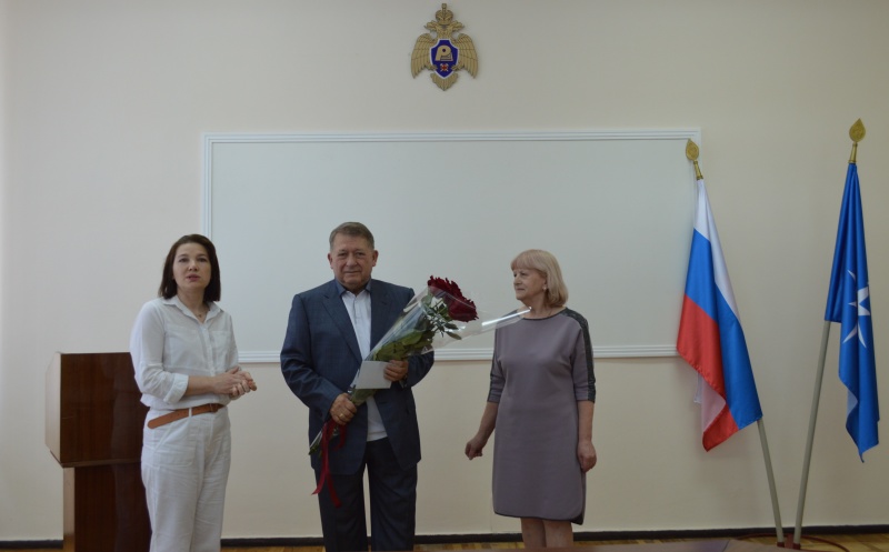 Руководство и коллектив Института поздравляют Владимира Григорьевича Агеева с юбилеем